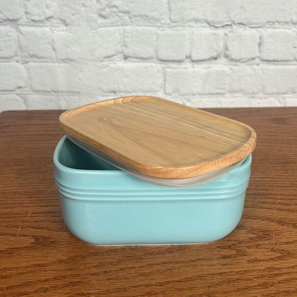 Turquoise Dowan Ceramic butter dish with wooden lid - Picture 1 of 6